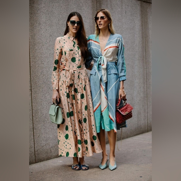 ISO! Quality skirts and dressed - Picture 3 of 4